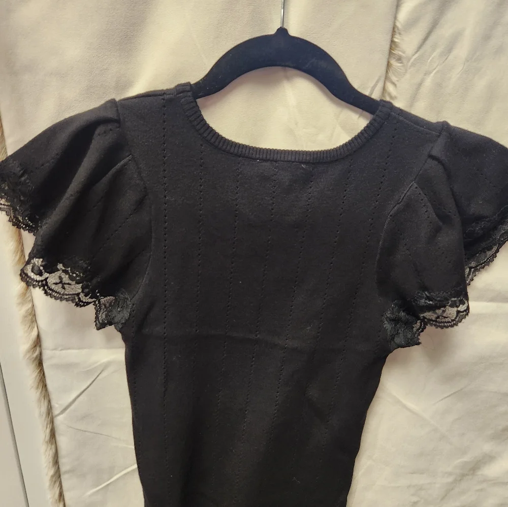 A peach top - Picture 2 of 6